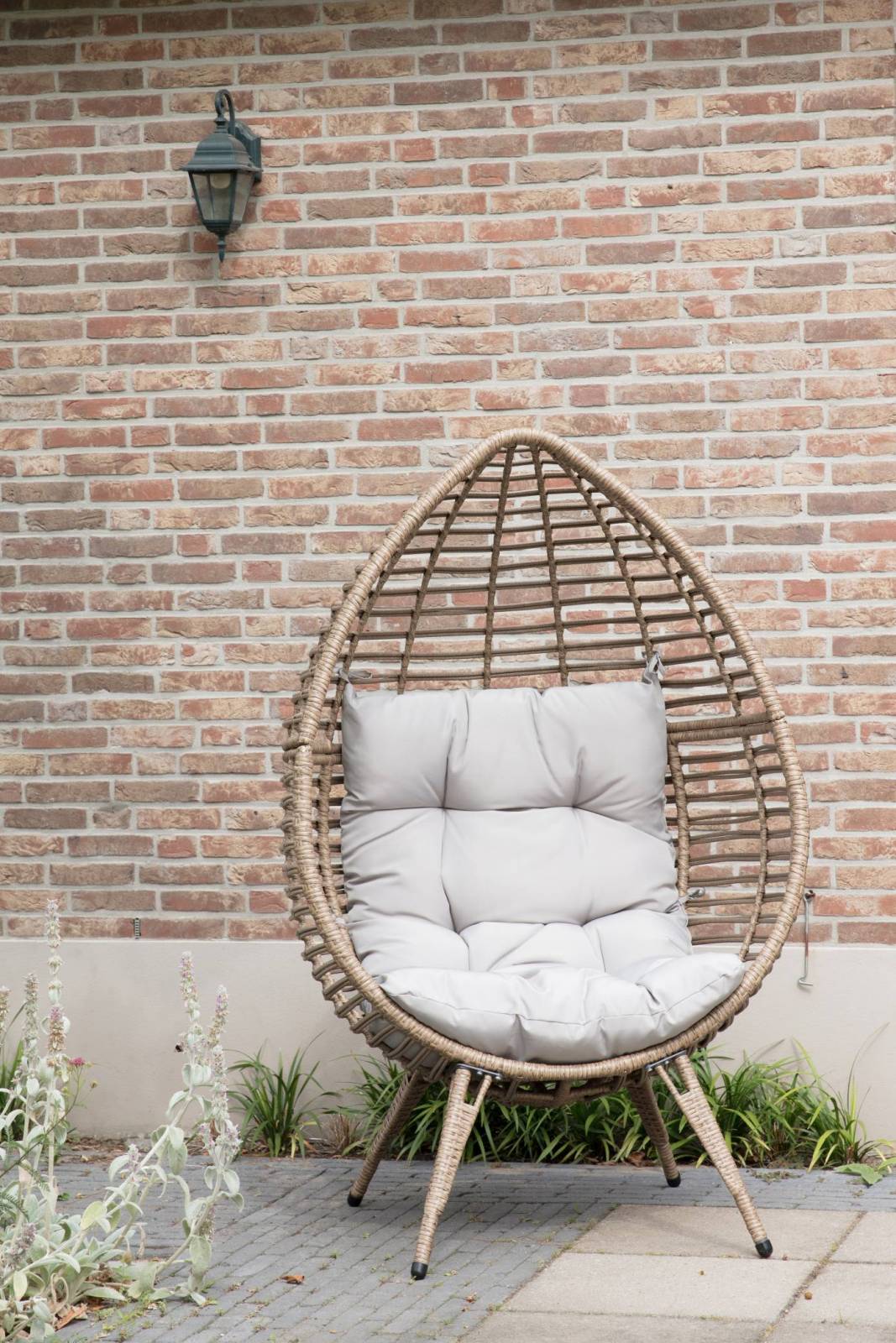 Lesli Living Relaxing-Stuhl Chill Straw braun