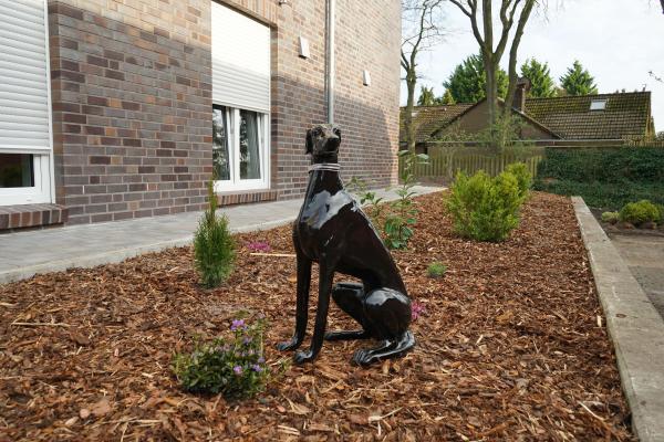 Animal sculpture greyhound "Mike"